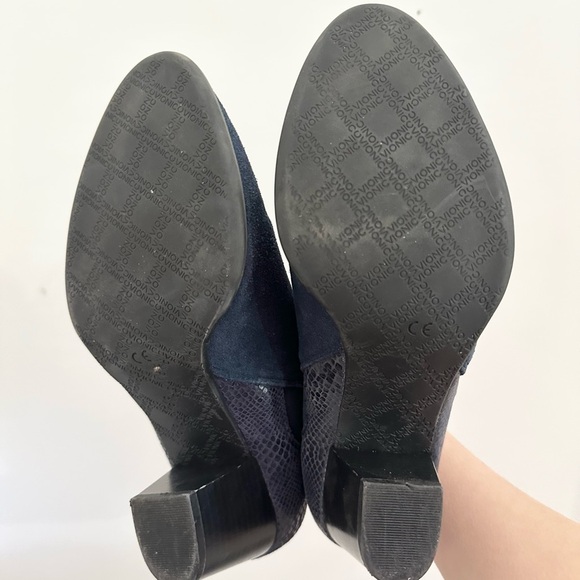 Vionic Anne Ankle Boots Blue Suede Leather Comfort Snake Print Sz 7 - Picture 6 of 6